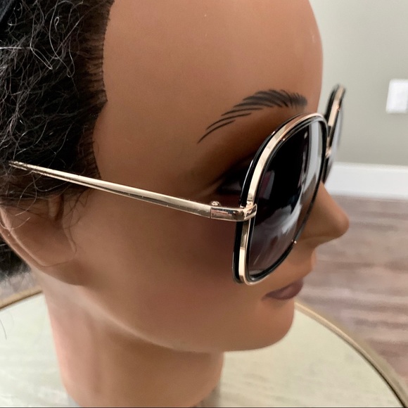 😁 The Limited Oversized Black Sunglasses - Picture 3 of 8